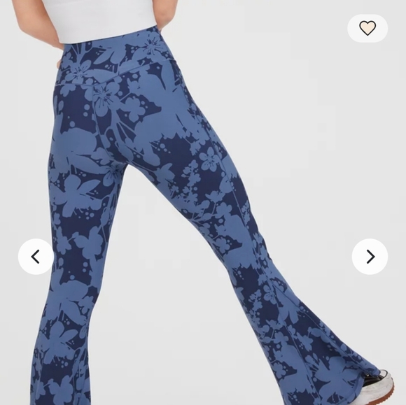 OFFLINE By Aerie Real Me Floral High Waisted Crossover Super Flare Legging - Picture 4 of 9